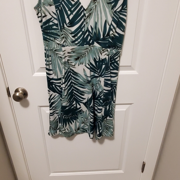 12/$30 ππ€ EUC green palm frawn dress dress! - Picture 7 of 9
